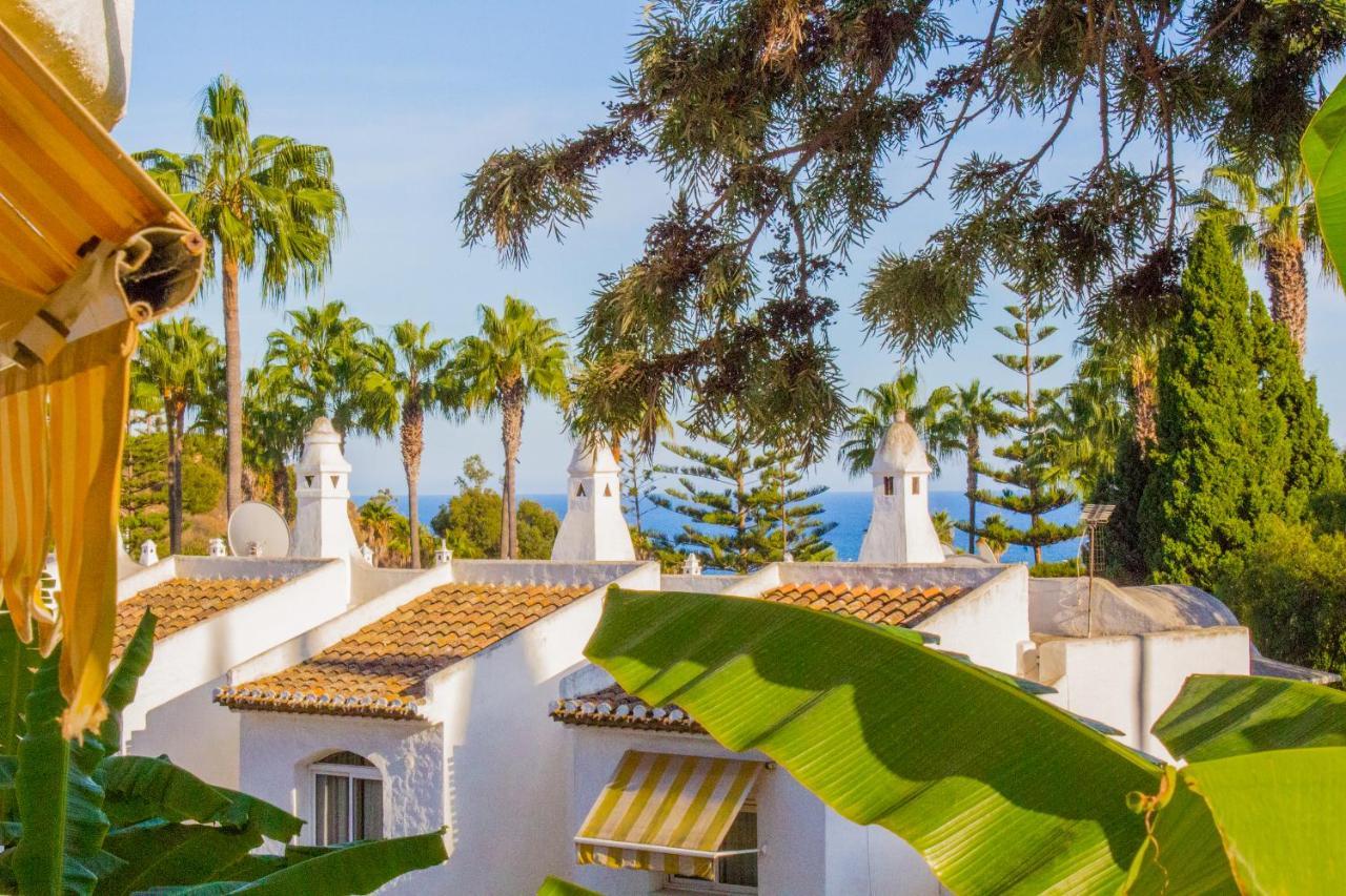Benalgolf: Seaside Apartment with Private BBQ Backyard Benalmadena Exterior photo
