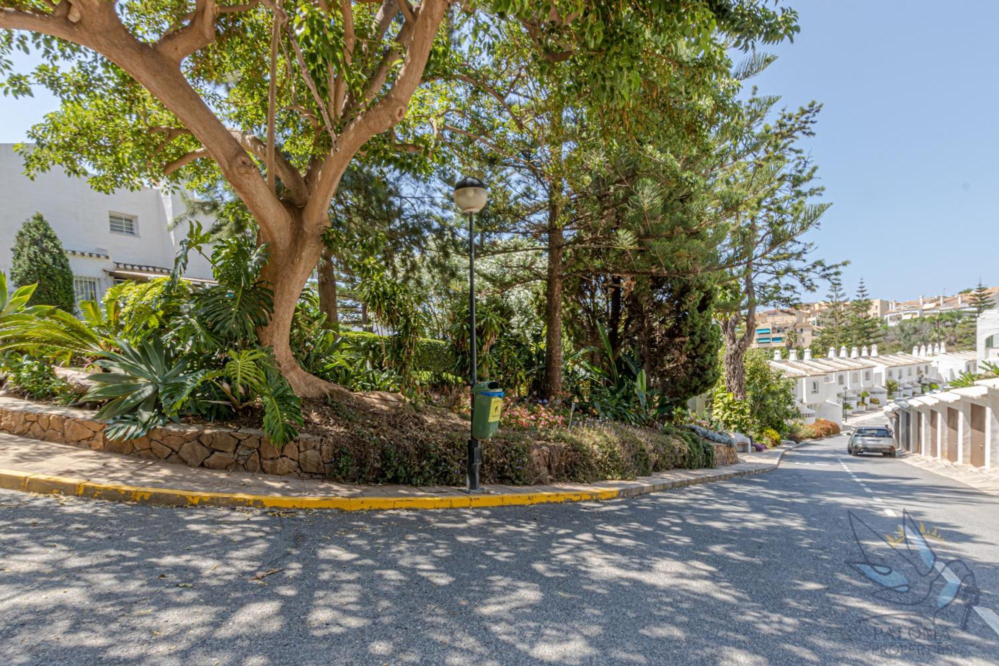 Benalgolf: Seaside Apartment with Private BBQ Backyard Benalmadena Exterior photo