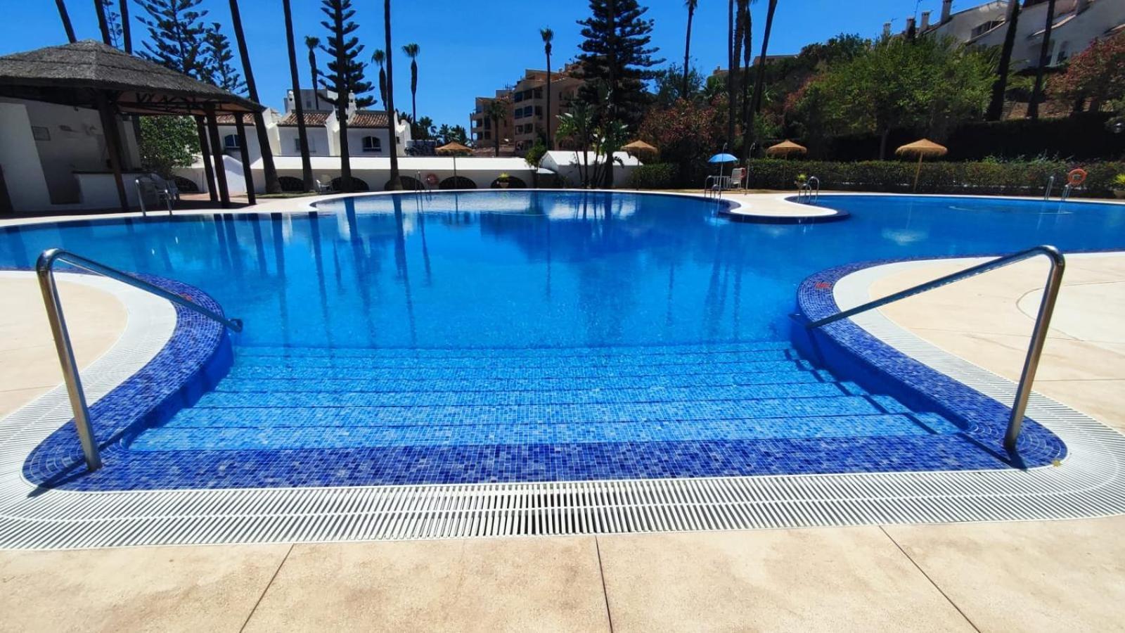 Benalgolf: Seaside Apartment with Private BBQ Backyard Benalmadena Exterior photo